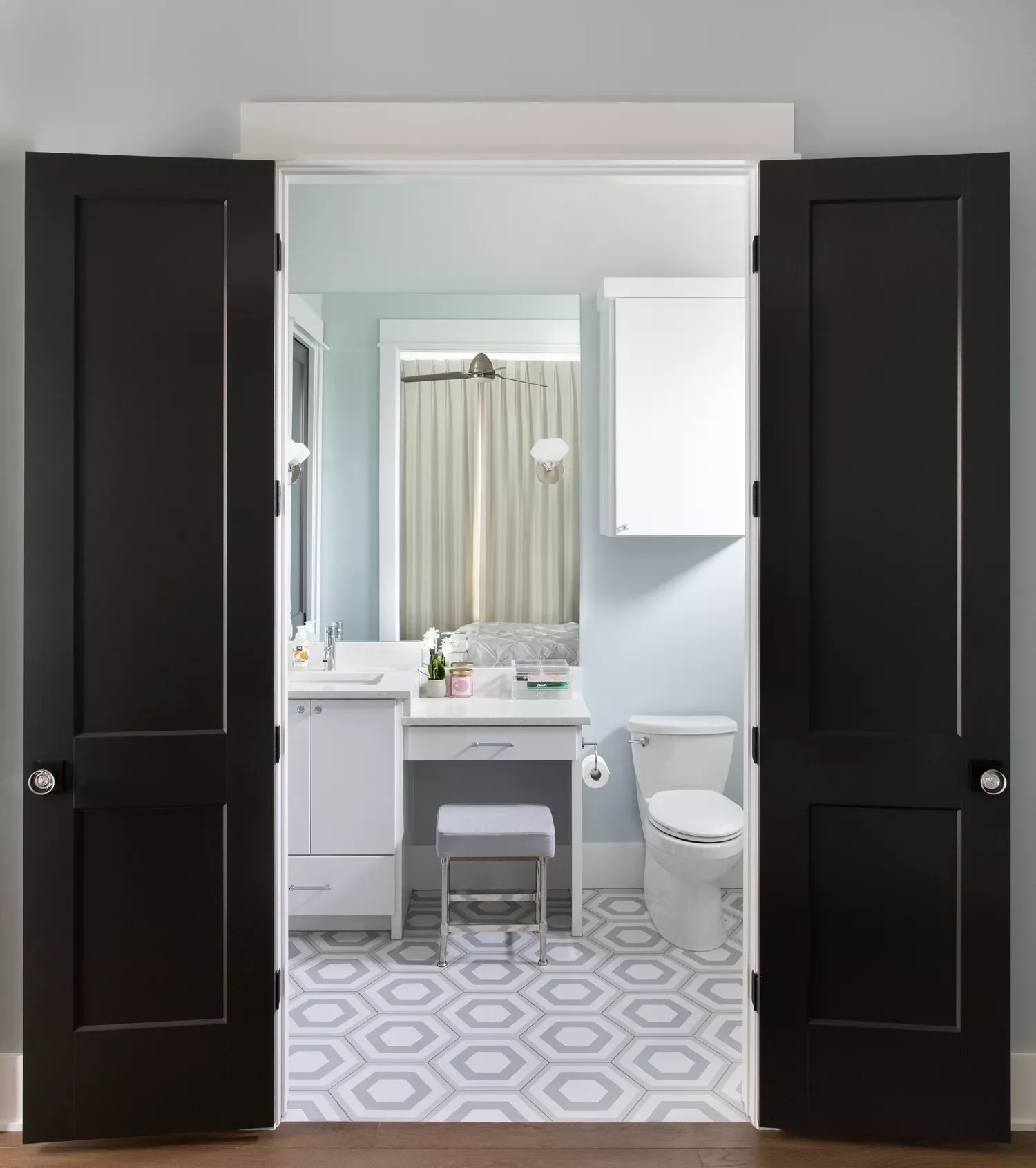 20 Beautiful Makeup Vanity Ideas to Transform Your Daily Beauty Routine 21 Use a Small Space