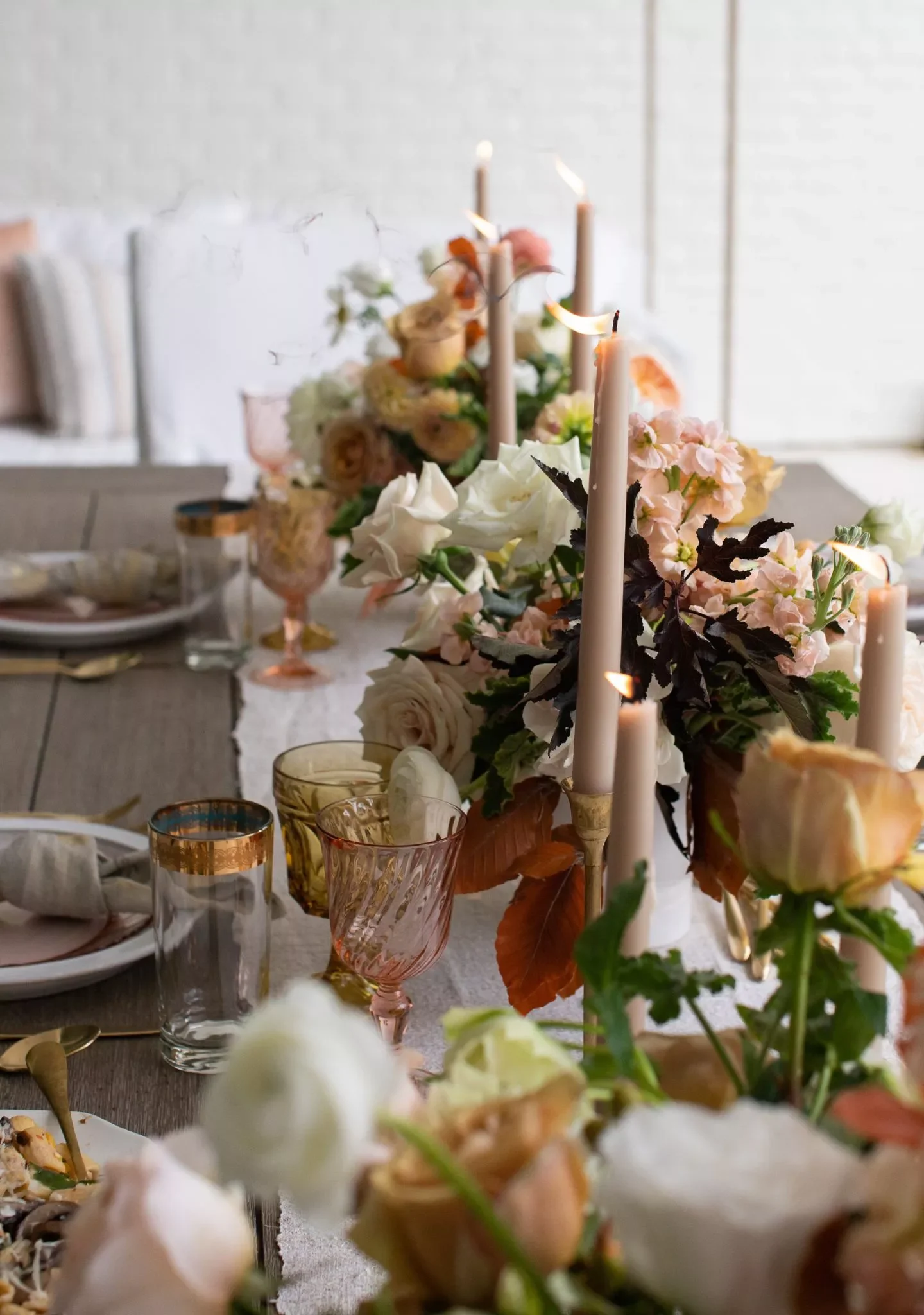 78 Beautiful Fall Table Decorating Ideas to Transform Your Seasonal Celebrations 2 Use a Soft Color Palette