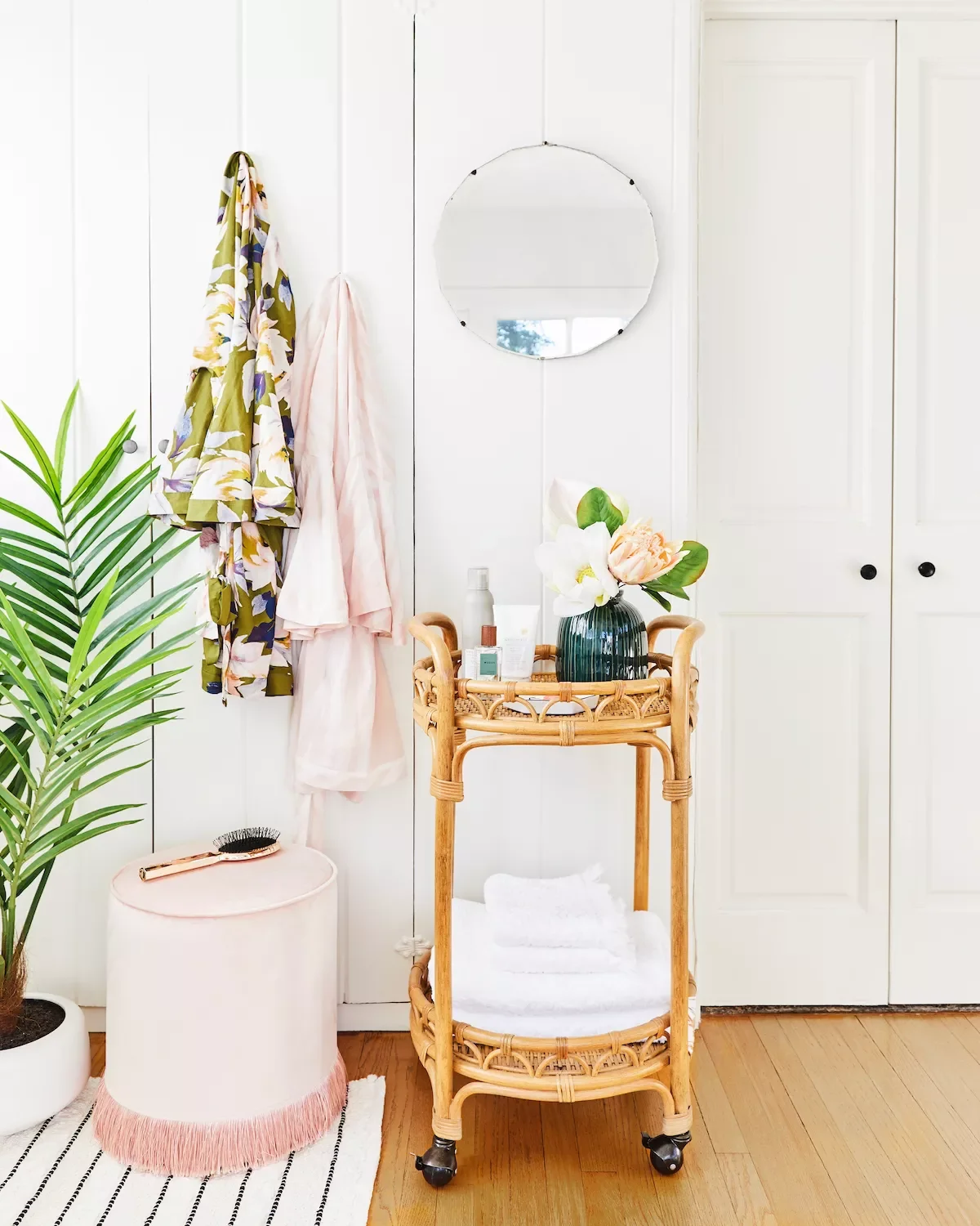20 Vintage-Inspired Bathroom Designs That Bring Timeless Character to Your Home 3 Use a Vintage Rattan Bar Cart