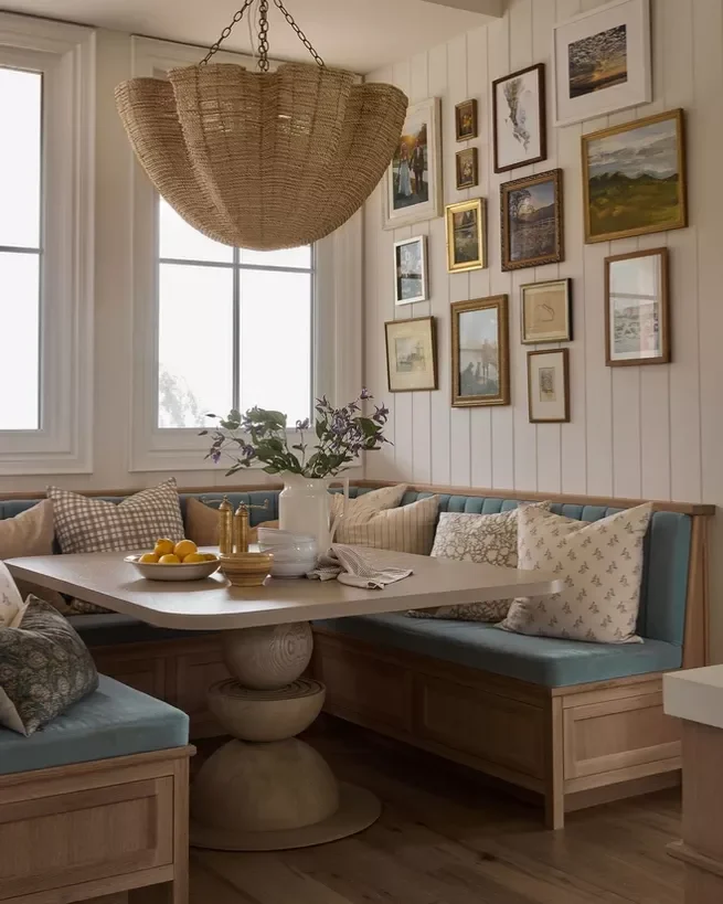 30 Brilliant Dining Room Storage Solutions You Need to See Right Now Use the Space Below