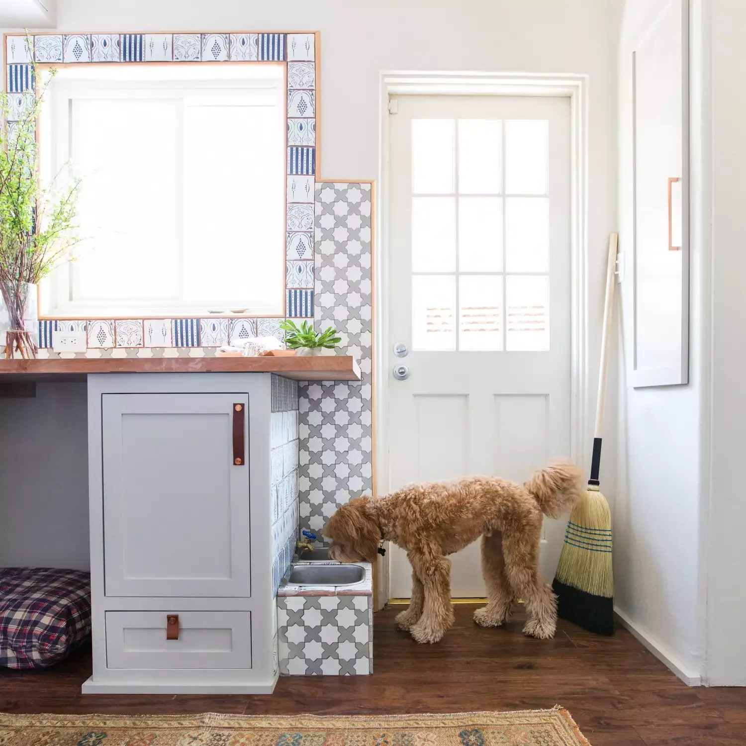 28 Incredible Dog Room Ideas That Will Make Both You and Your Furry Friend Happy 23 Utility Room Feeding Station