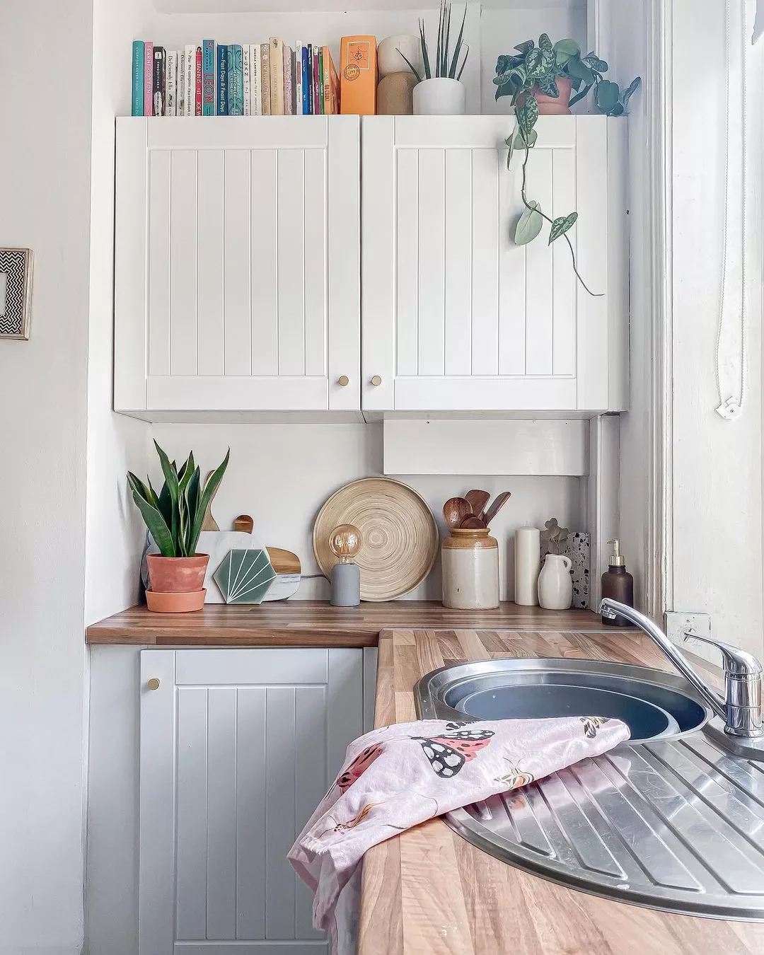 30 Brilliant Storage Solutions to Transform Your Small Apartment Utilize Forgotten Spaces