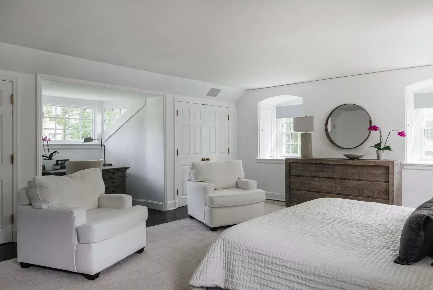 45 Bedroom Office Ideas to Perfect Your Work-Life Balance 14 Utilize an Alcove