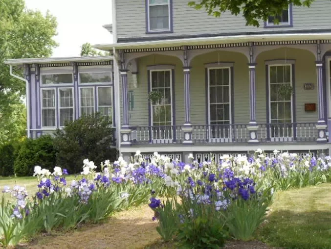 82 Stunning Front Yard Landscaping Ideas to Transform Your Home's Curb Appeal This Spring Victorian Home