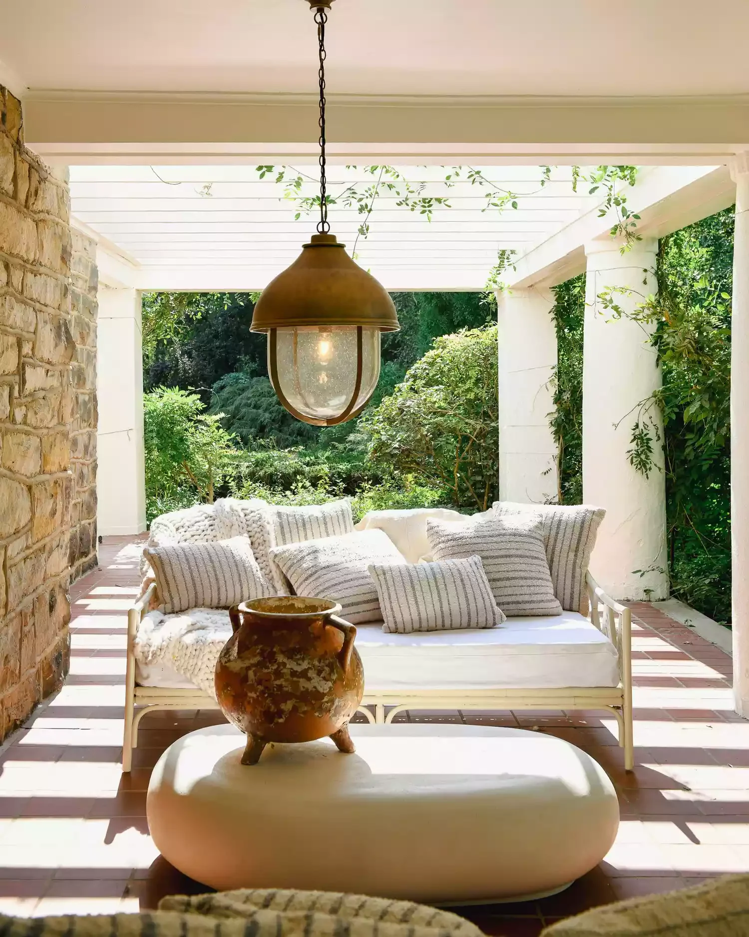 20 Stunning Modern Pergola Designs That'll Transform Your Outdoor Living Space 20 Vine-Covered Pergola