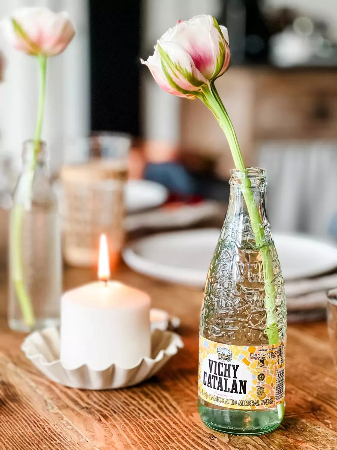 52 Gorgeous Spring Table Centerpiece Ideas to Transform Your Dining Space 18 Vintage French Bottles