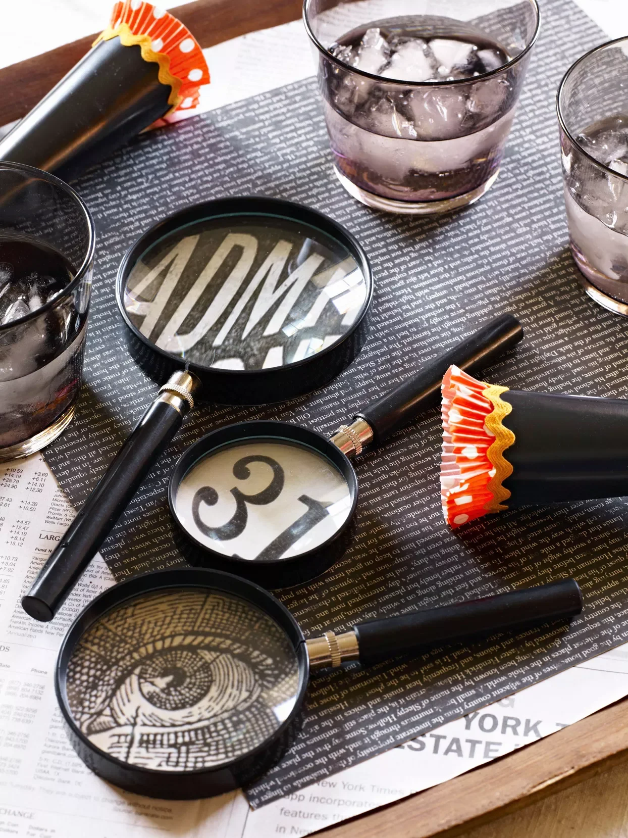 80 Quick Halloween Crafts You Can Complete in One Day 38 Vintage Magnifying Glasses