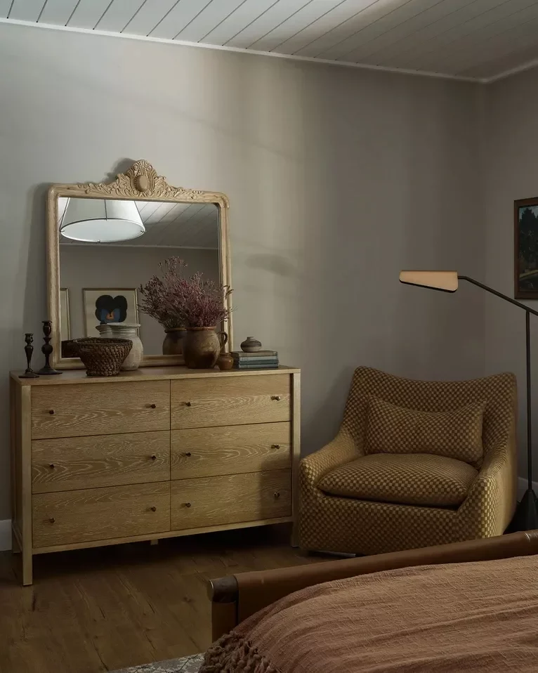 49 Stunning Farmhouse Bedroom Designs That Will Transform Your Space 22 Vintage Mirror