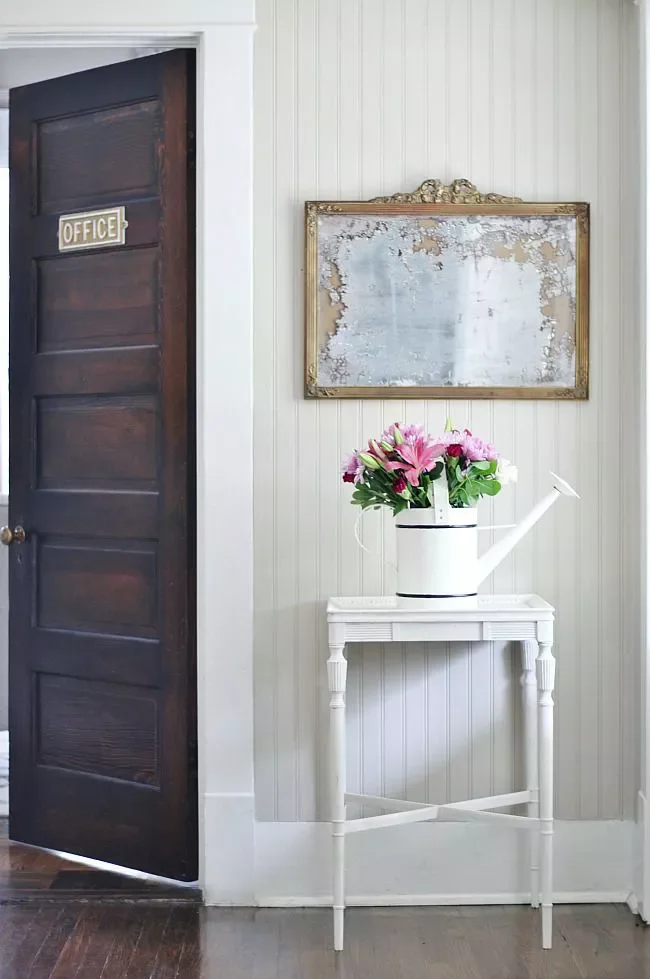 51 Cozy Farmhouse Wall Decorating Ideas That'll Transform Your Space 5 Vintage Mirror