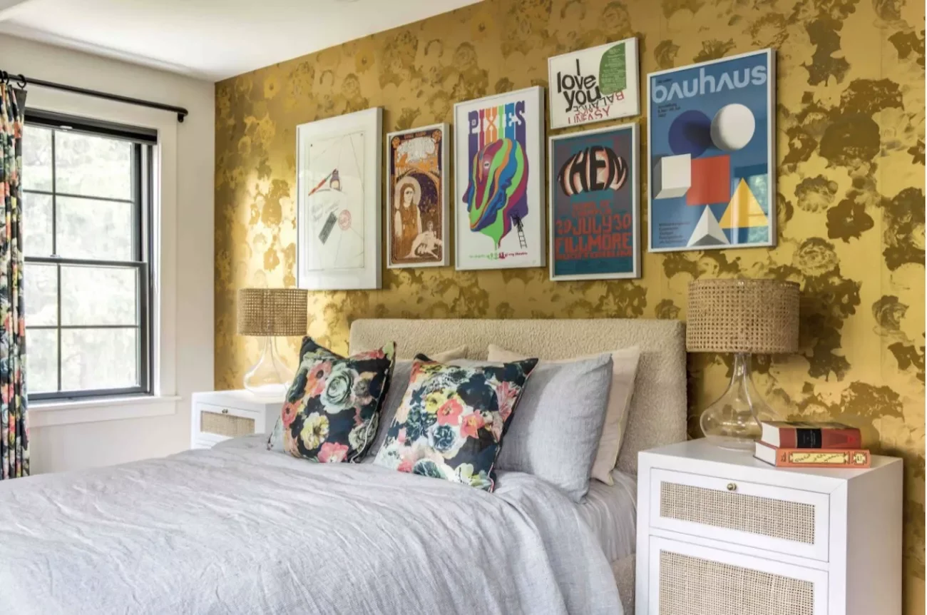 66 Creative Ways to Transform the Wall Above Your Bed Into a Stunning Focal Point Vintage Poster Collection