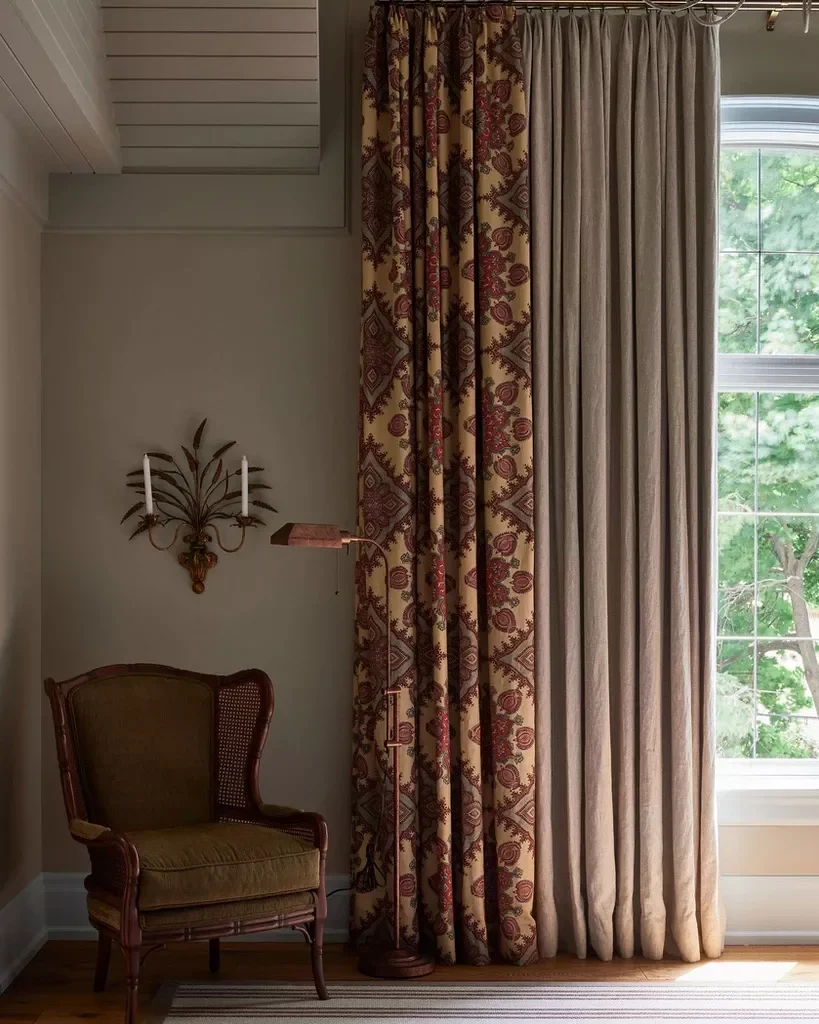 51 Cozy Farmhouse Wall Decorating Ideas That'll Transform Your Space 34 Vintage Sconce