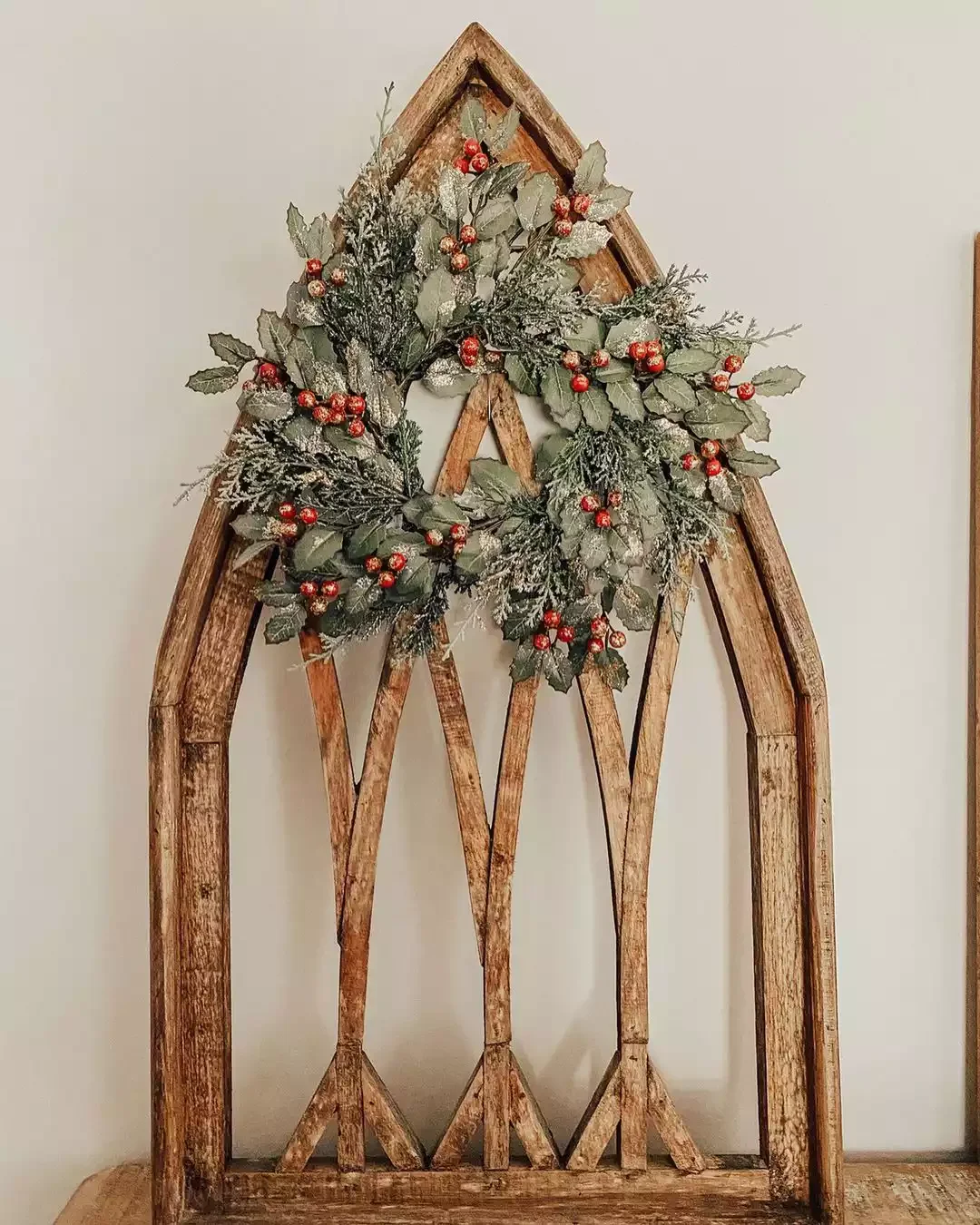 75 Stunning DIY Holiday Wreath Ideas to Transform Every Space in Your Home 59 Vintage-Style Wreath
