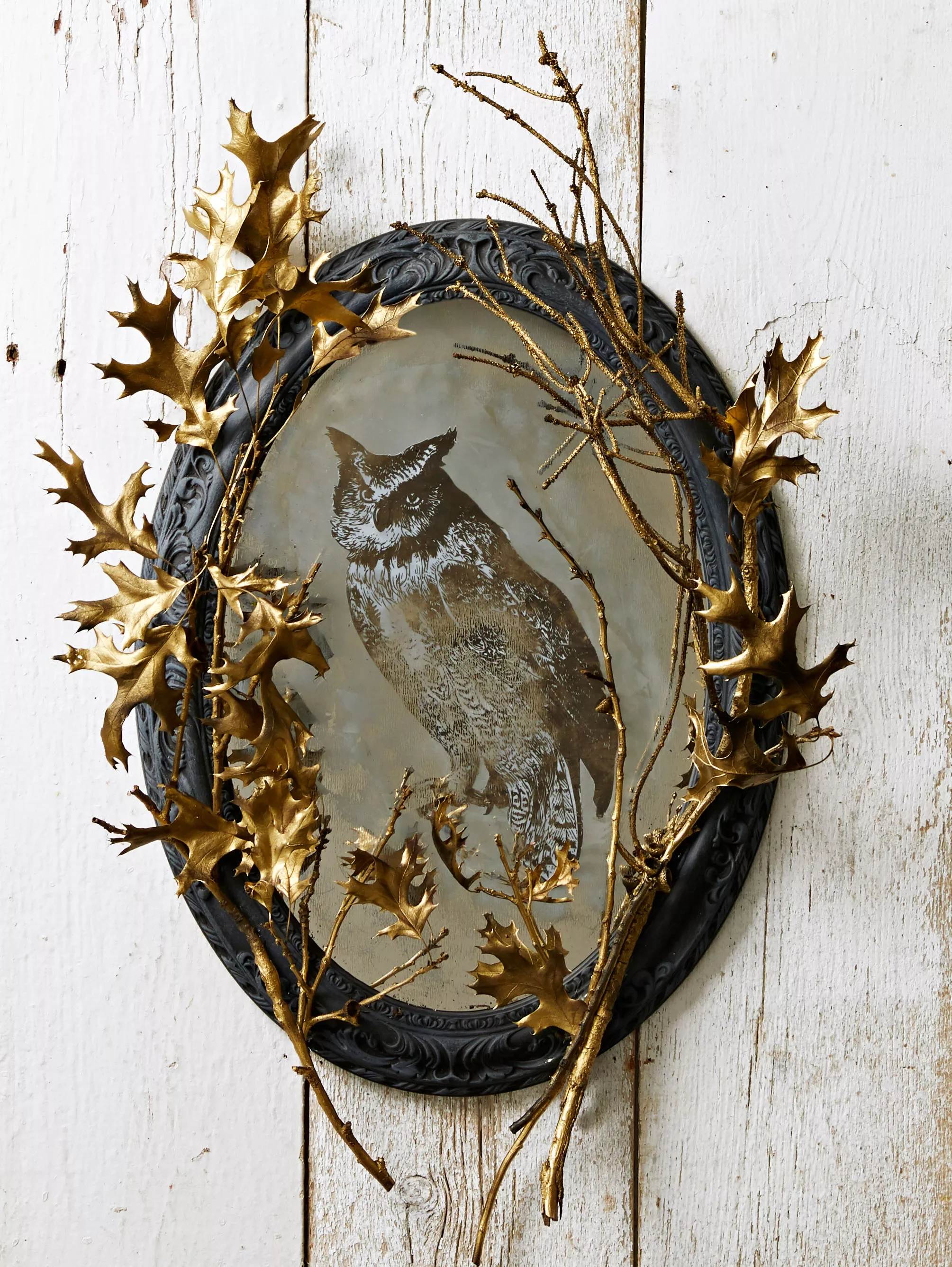 80 Quick Halloween Crafts You Can Complete in One Day 61 Vintage Woodland Frame