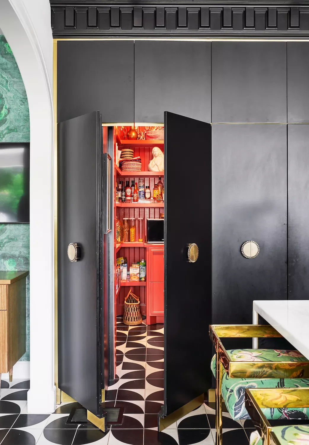 36 Kitchen Pantry Ideas That Look Amazing Walk-In Pantry
