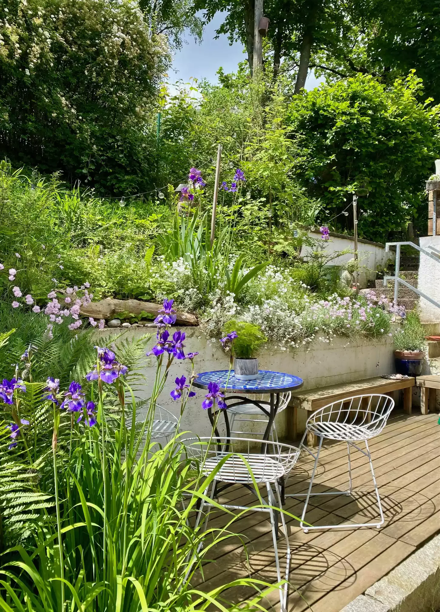 9 Creative Garden Seating Solutions That Transform Your Outdoor Space Into a Relaxing Retreat Wall Bench
