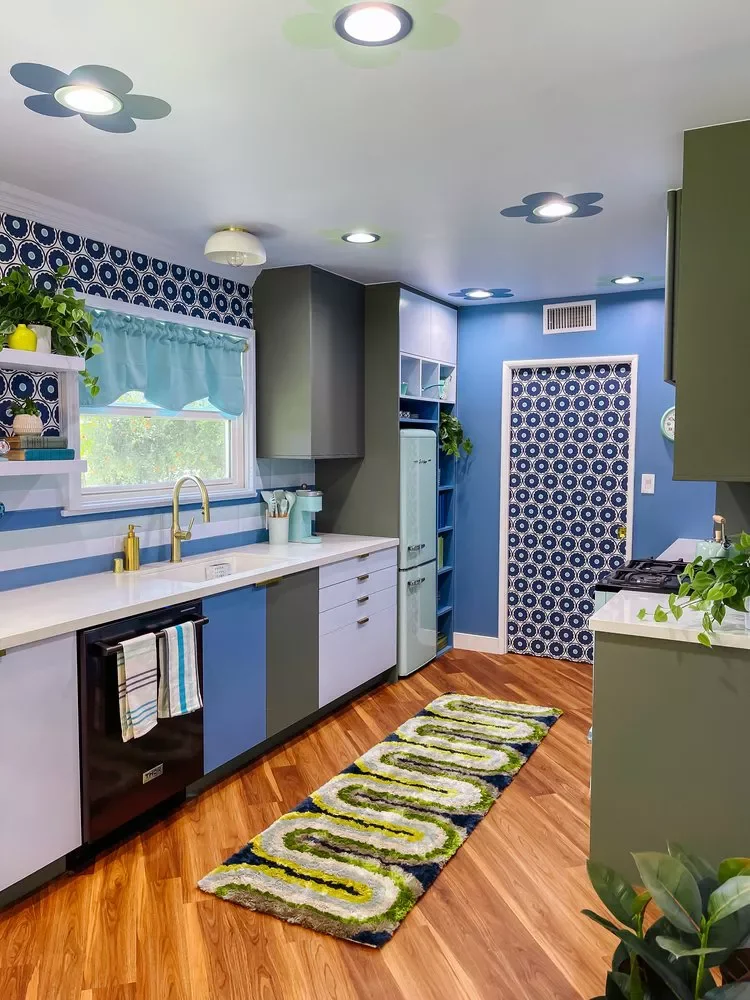 37 Stunning Kitchen Wallpaper Ideas That Will Transform Your Space Wallpaper the Door