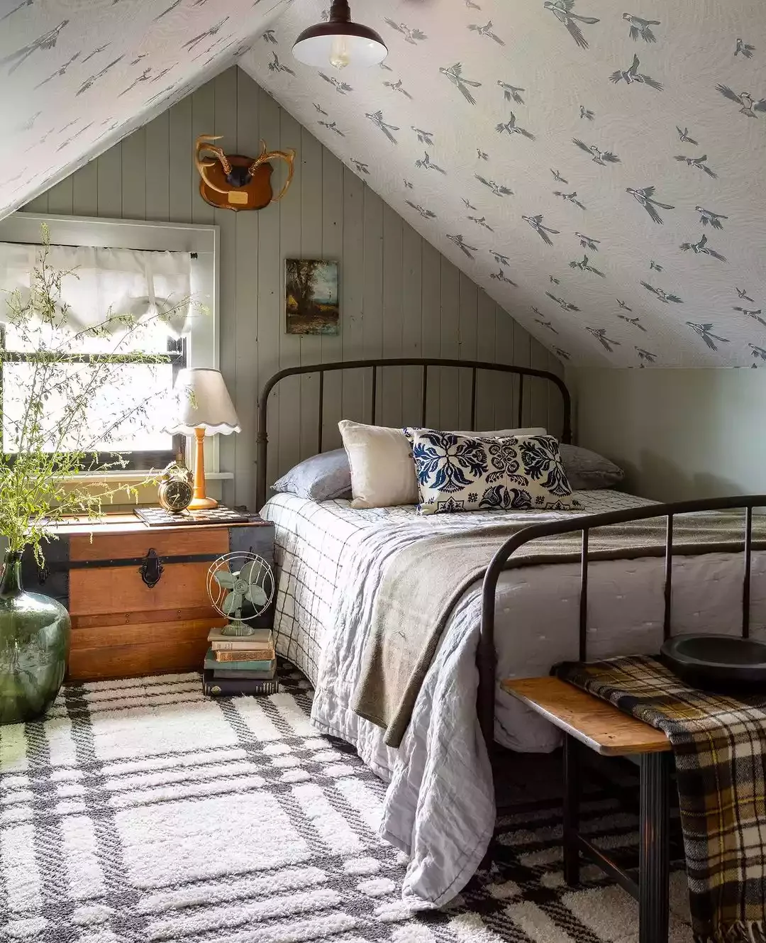 30 Brilliant Ways to Transform Your Small Attic Space With Low Ceilings 7 Wallpaper the Slants