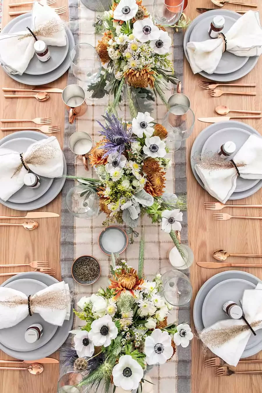 34 Stunning Tablescape Ideas to Transform Your Dining Experience All Year Long Warm and Cool Tablescape