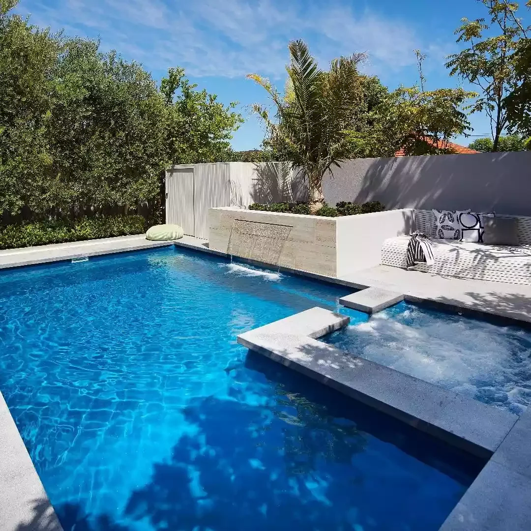 26 Beautiful Pool Barrier Ideas to Transform Your Backyard 22 Water Feature Border