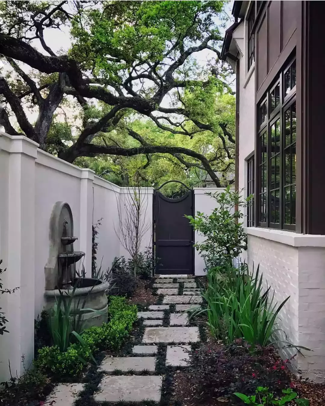 25 Creative Side Yard Transformations to Maximize Your Outdoor Space Water Fountain Courtyard