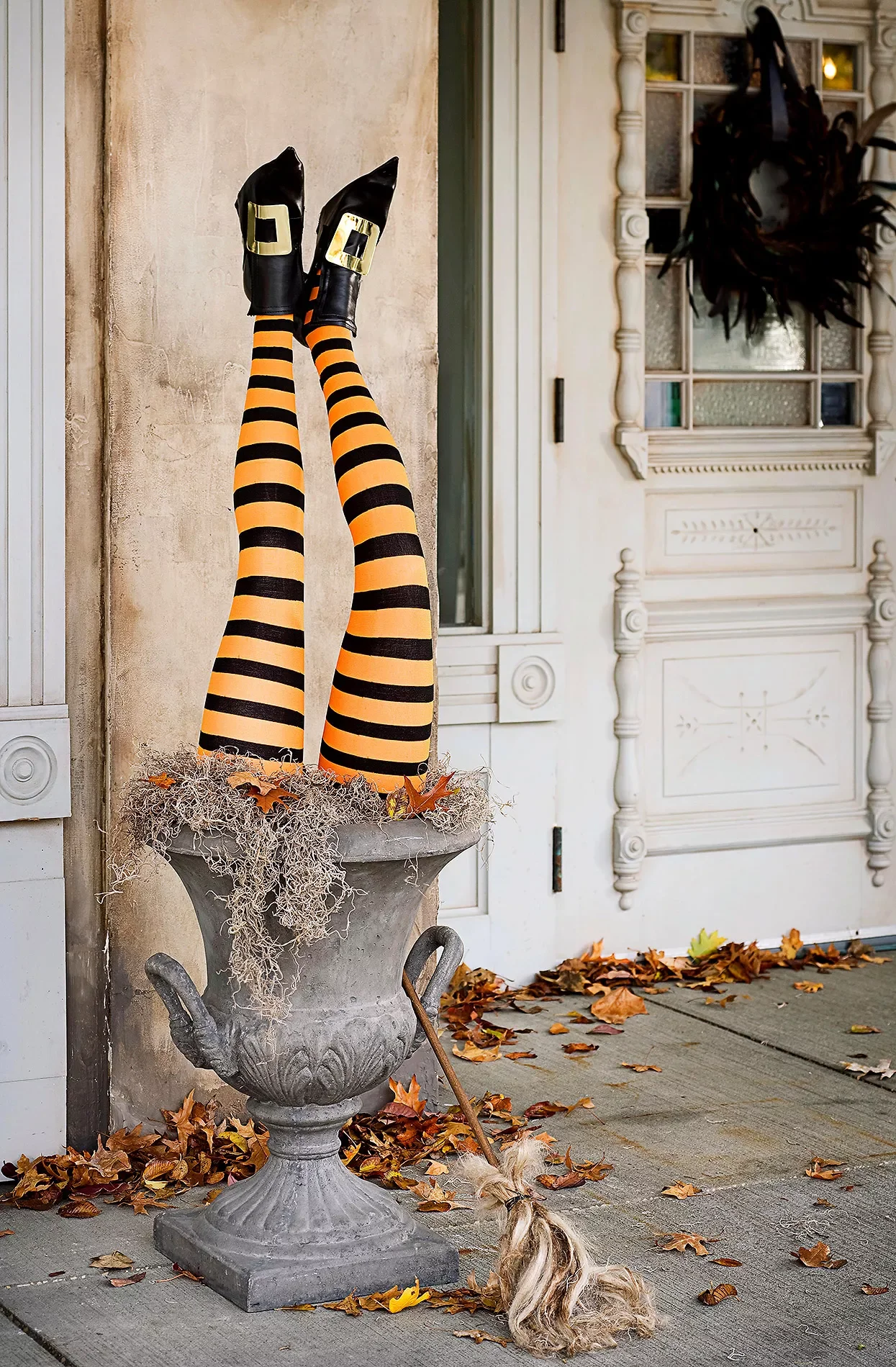 56 Creative DIY Halloween Decorations for Outdoor Spaces 16 Wayward Witch