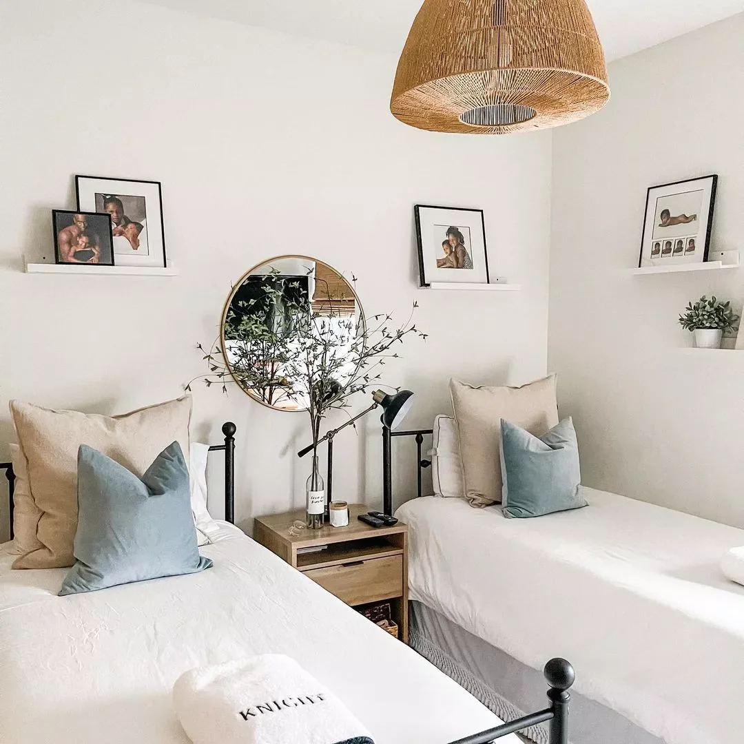 40 White Bedroom Ideas That Will Transform Your Space Into a Stunning Retreat 28 White Bedroom With Family Photos