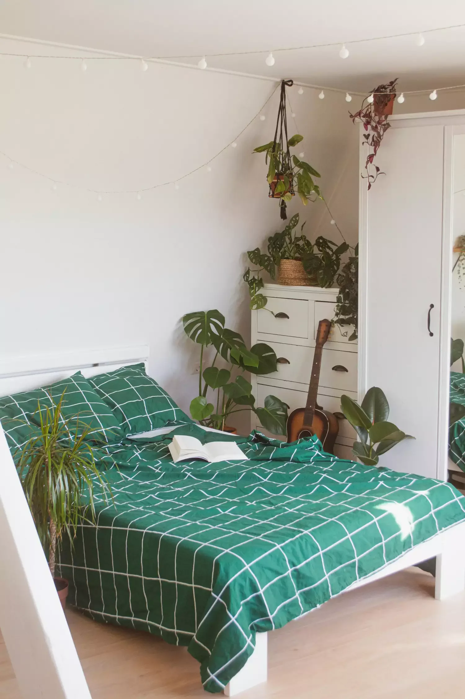 40 White Bedroom Ideas That Will Transform Your Space Into a Stunning Retreat 15 White Bedroom With Green
