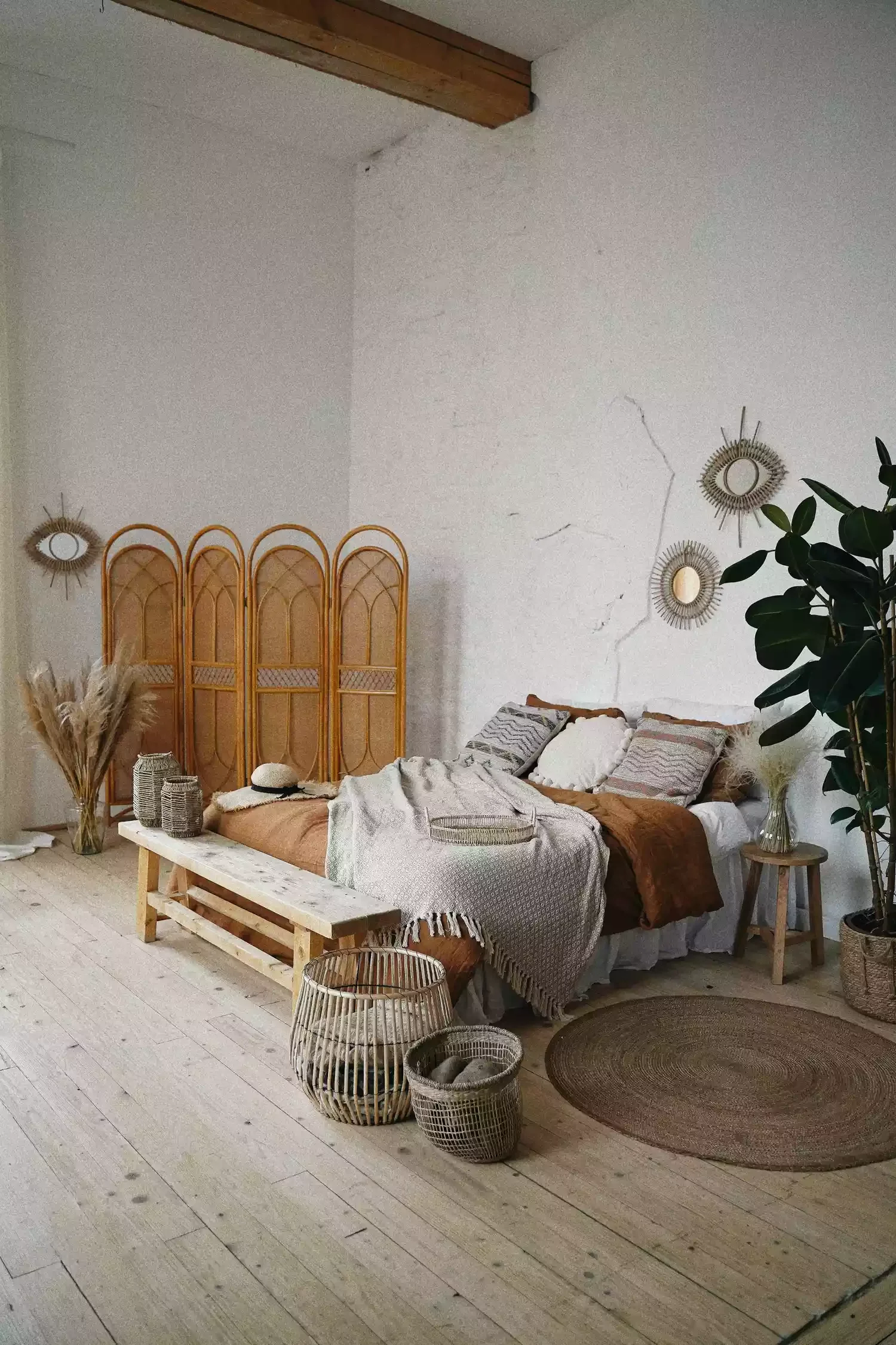 40 White Bedroom Ideas That Will Transform Your Space Into a Stunning Retreat 21 White Bedroom With Warm Accents