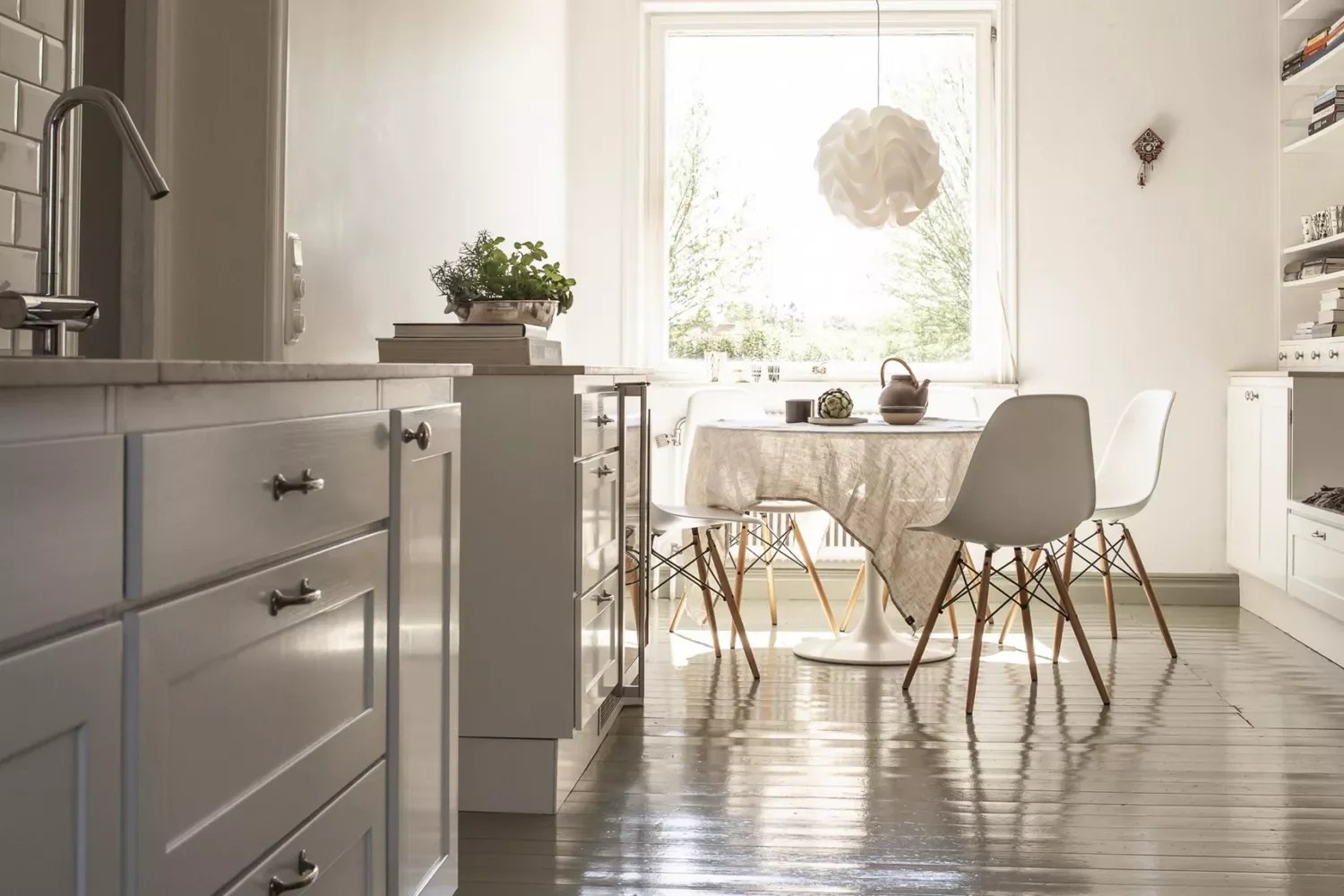 59 Timeless White Kitchen Design Ideas That Never Go Out of Style White Pendant Light