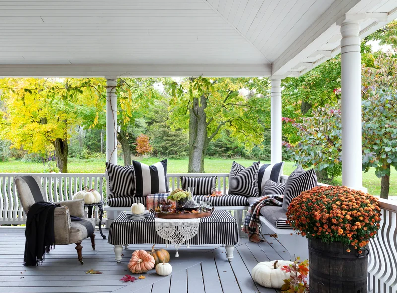 25 Elegant White Pumpkin Ideas for Stunning Fall Decor 16 White Pumpkin Porch Decor