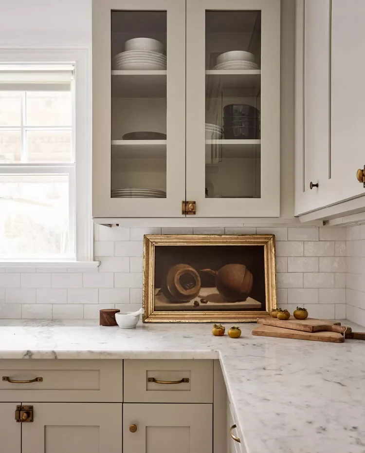 37 White Backsplash Ideas That Transform Any Kitchen Style White Tile With Beige Grout