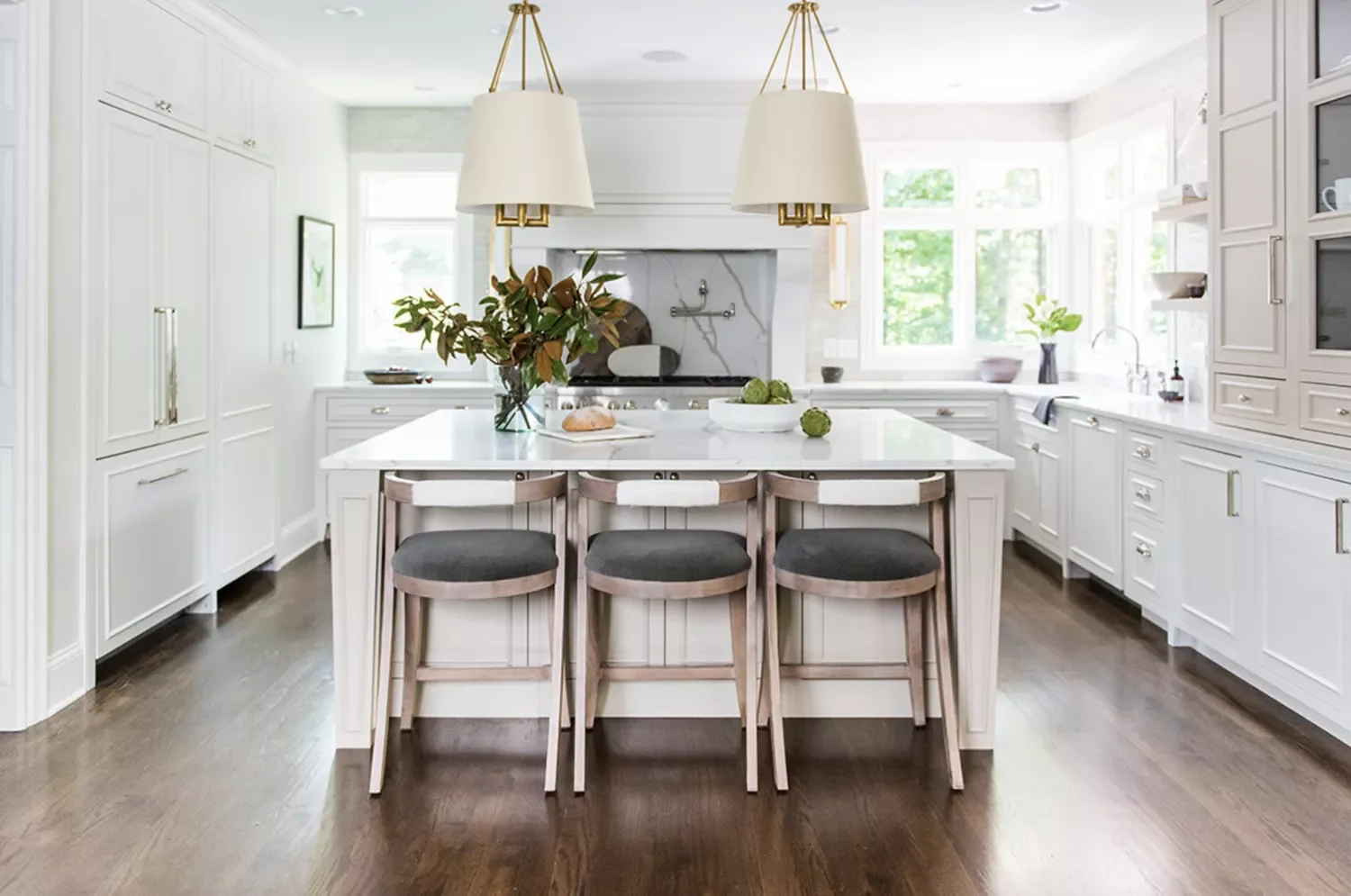 35 Stunning White and Gold Kitchen Designs for Ultimate Luxury White and Gold Kitchen With Cream Accents