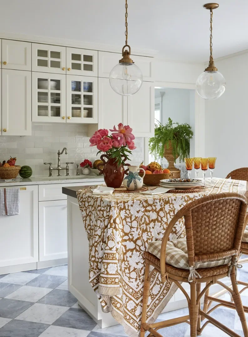 35 Stunning White and Gold Kitchen Designs for Ultimate Luxury White and Gold Kitchen With Glass-Fronted Cabinets
