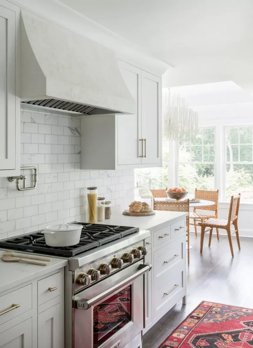 35 Stunning White and Gold Kitchen Designs for Ultimate Luxury White and Gold Kitchen With Subway Tile