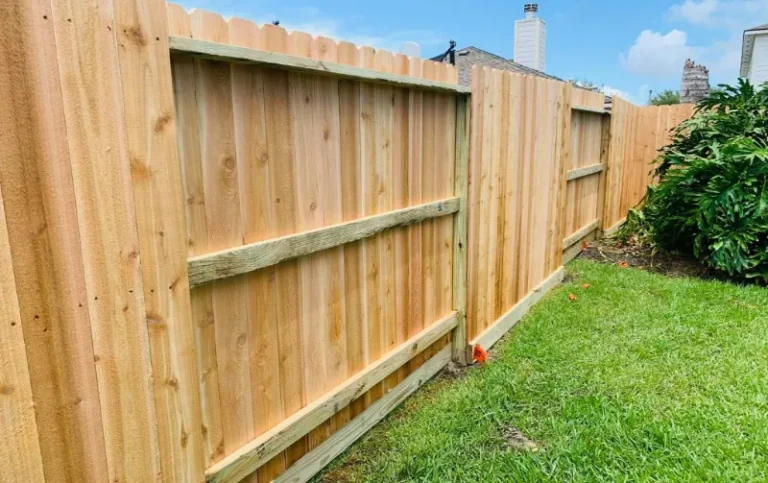 Who Owns the Fence between Neighbors? Clearing Confusion