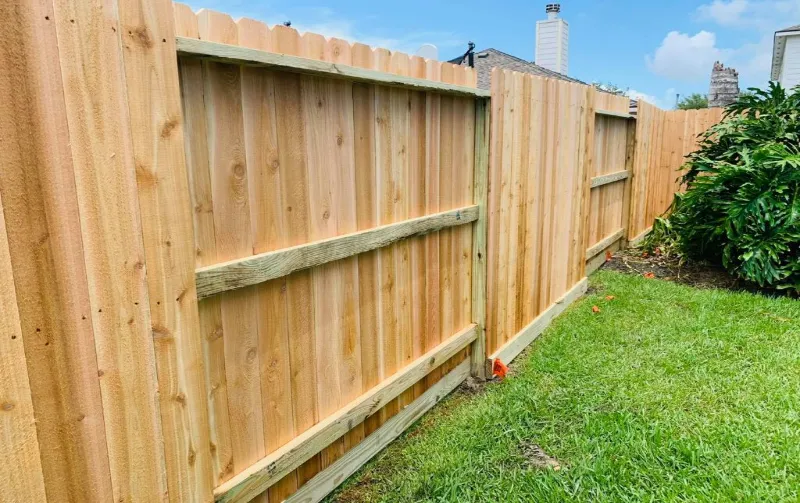 Who Owns the Fence between Neighbors : Clearing Up Ownership Confusion