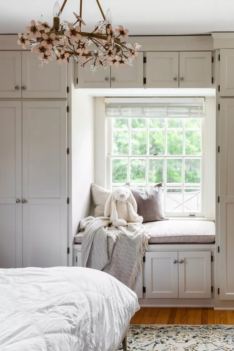 25 Enchanting Kids' Reading Nooks That Blend Style and Functionality 19 Window Nook