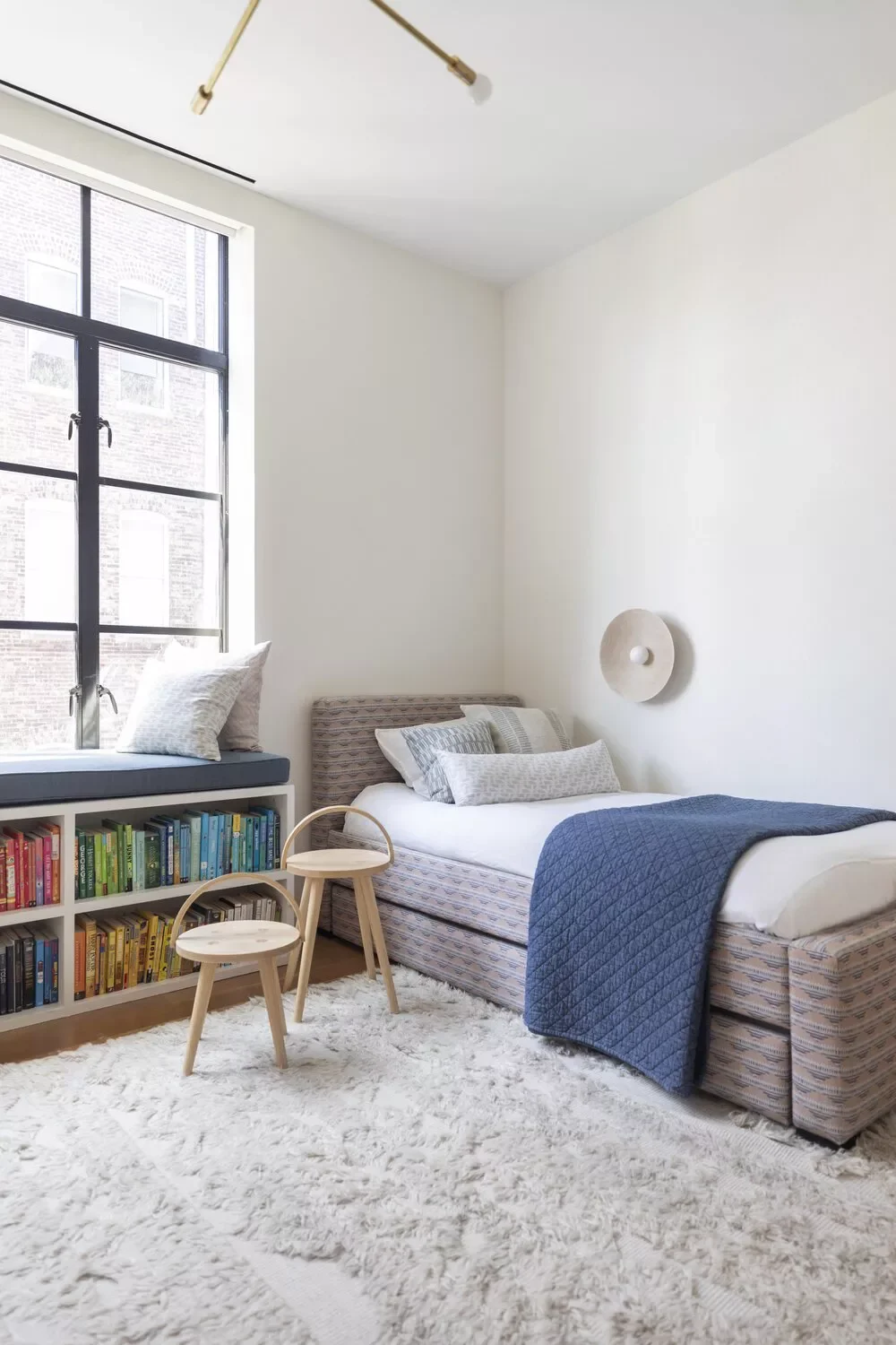 25 Enchanting Kids' Reading Nooks That Blend Style and Functionality 26 Window Seat