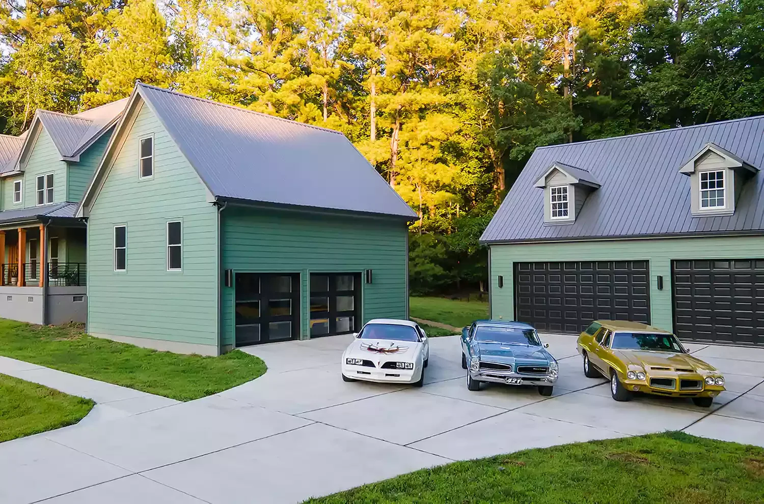 52 Stunning Garage Door Ideas That Will Transform Your Home's Curb Appeal Windowpane Doors