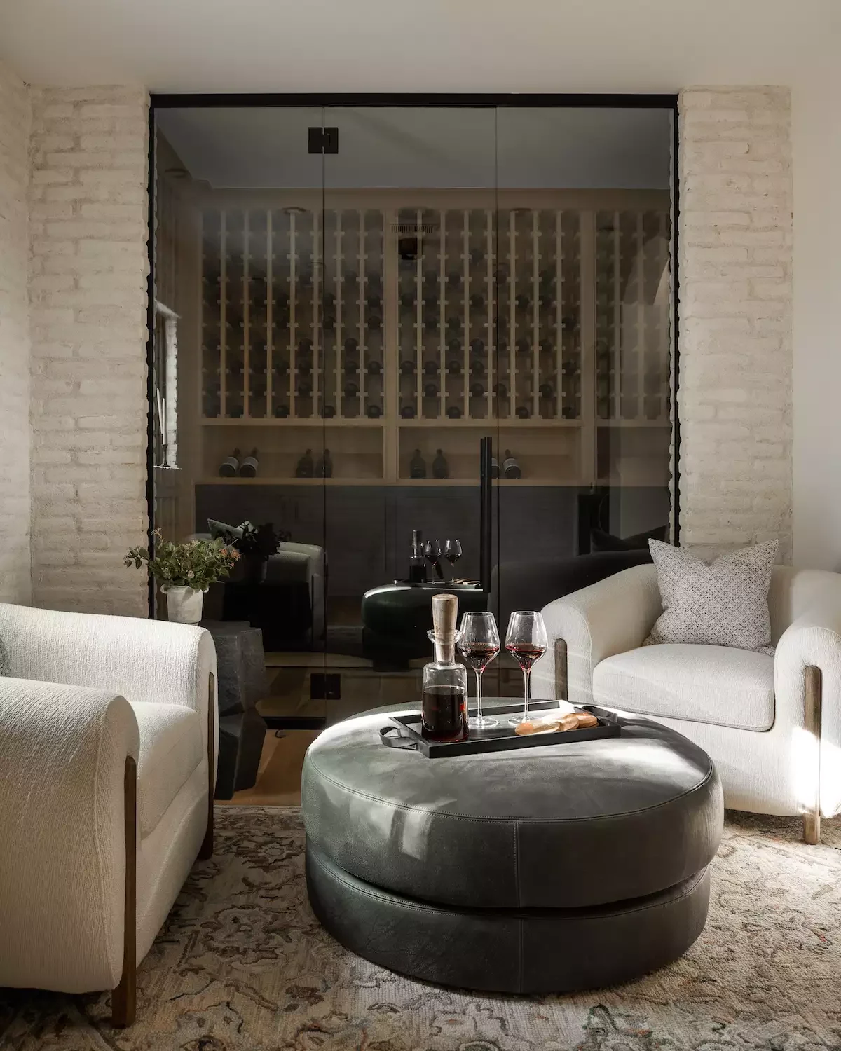 40 Brilliant Ways to Transform Your Extra Room Into Something Amazing 41 Wine-Tasting Lounge