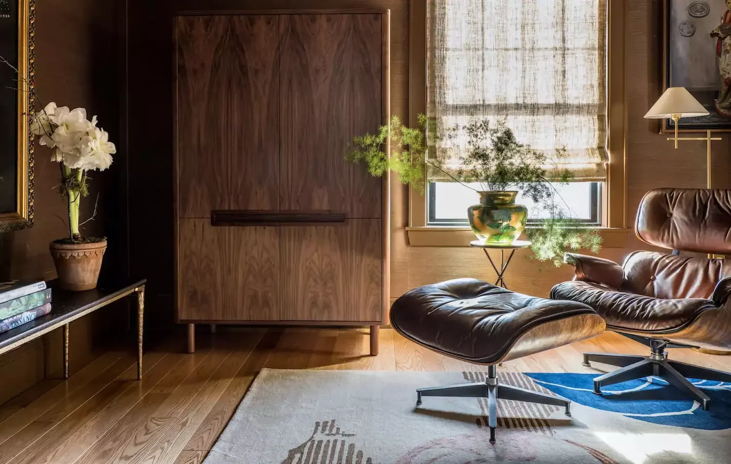 21 Stunning Earth Tone Ideas That'll Transform Your Home Into a Cozy Haven 17 Wood + Leather