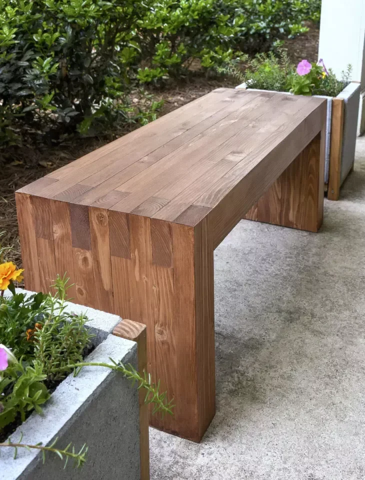 35 Creative DIY Garden Projects to Transform Your Outdoor Space Wooden Garden Bench