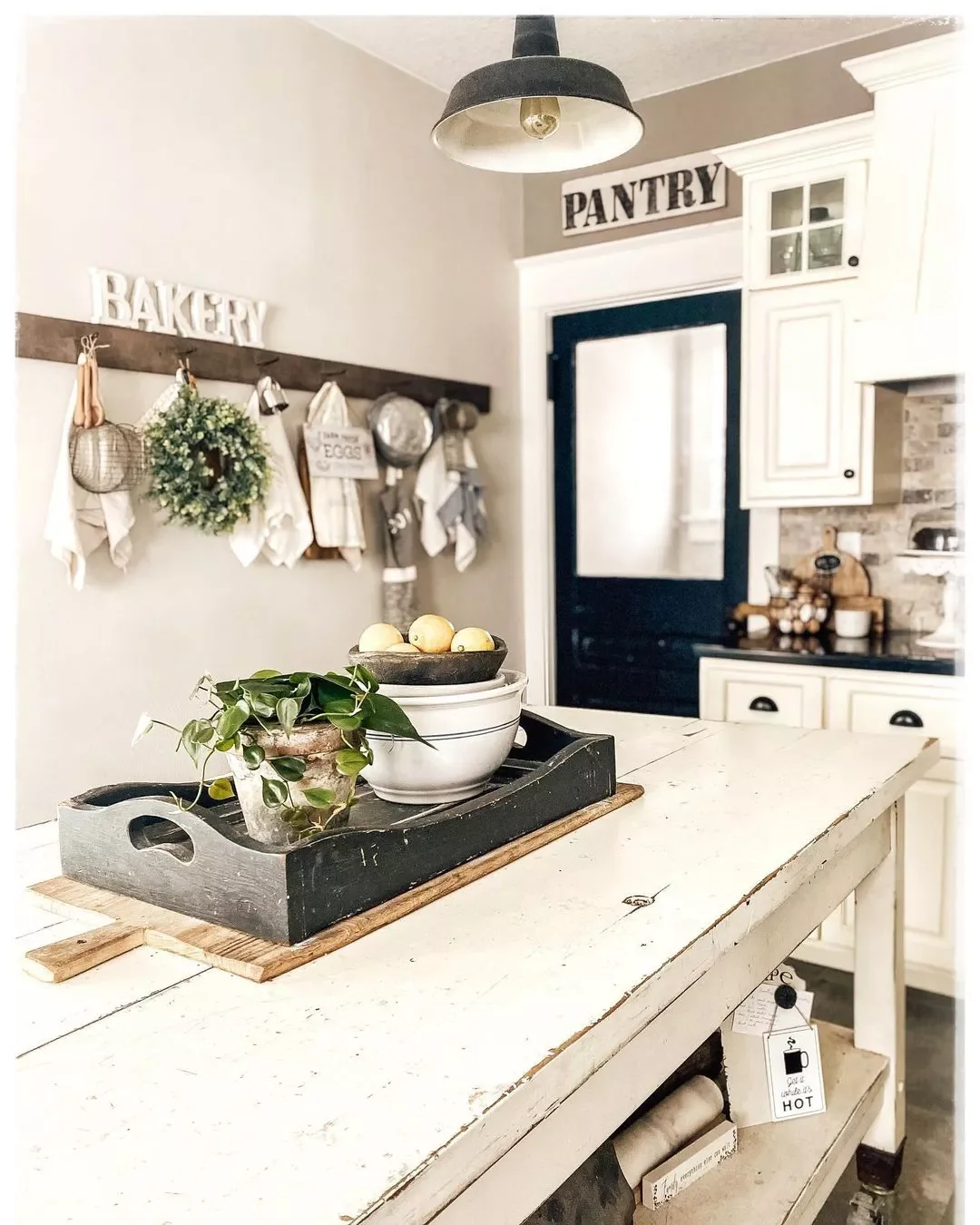 68 Charming Farmhouse Kitchen Ideas That Never Go Out of Style Wooden Hooks on the Wall