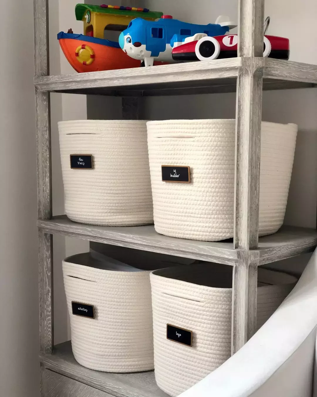 20 Clever Ways to Organize Your Child's Stuffed Animal Collection Woven Baskets With Chalkboard Labels