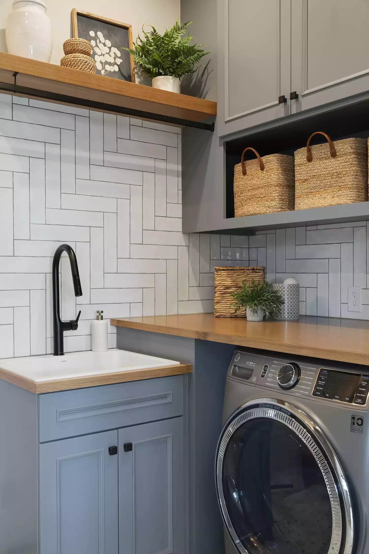 42 Brilliant Laundry Room Organization Solutions to Try This Season Woven Storage Baskets