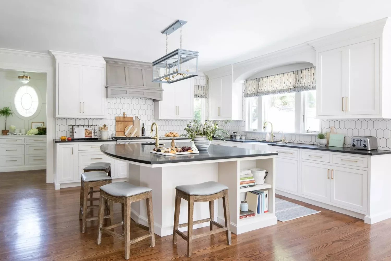 33 Smart Kitchen Island Seating Ideas to Streamline Your Busy Days Wrap-Around Island Seating